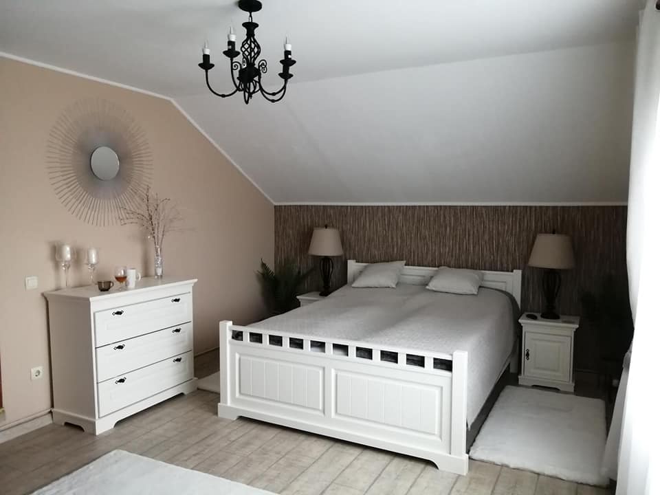 Pat matrimonial Cleo din lemn masiv de molid - 140x200 cm | Relaxare elegantă pentru dormitorul tău